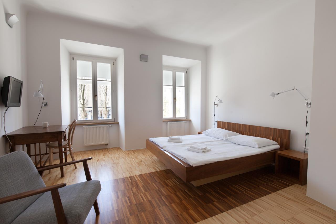 Julija&Robert'S Riverview Apartments And Rooms Ljubljana Exterior photo